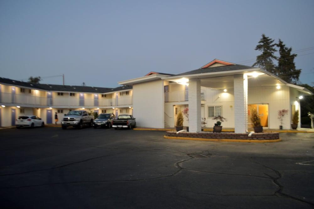 Motel 6 Pendleton, OR - West Exterior foto
